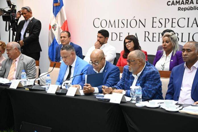 Comisión de Diputados solicita extensión para análisis del proyecto de ley de Código Penal