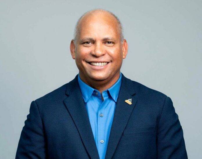 Viceministro MOPC asegura no construye obra personal con equipos y recursos del estado