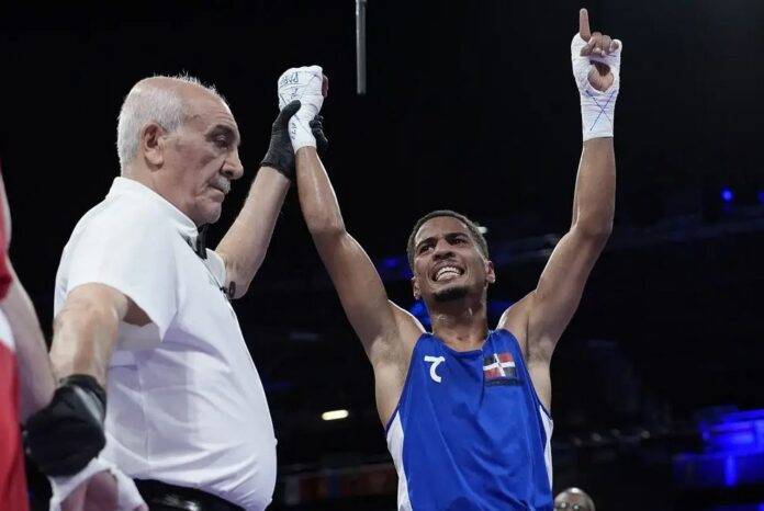 Yunior Alcántara gana y pasa a cuartos de final en Juegos Olímpicos 2024