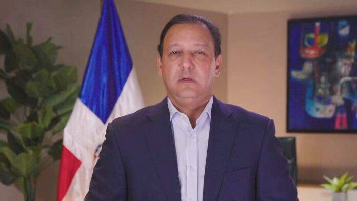 Abel Martínez responde a acusaciones de paternidad y presuntas amenazas