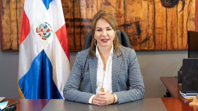 Milagros Germán comparte sus expectativas sobre la segunda gestión de Abinader en su llegada al Teatro Nacional