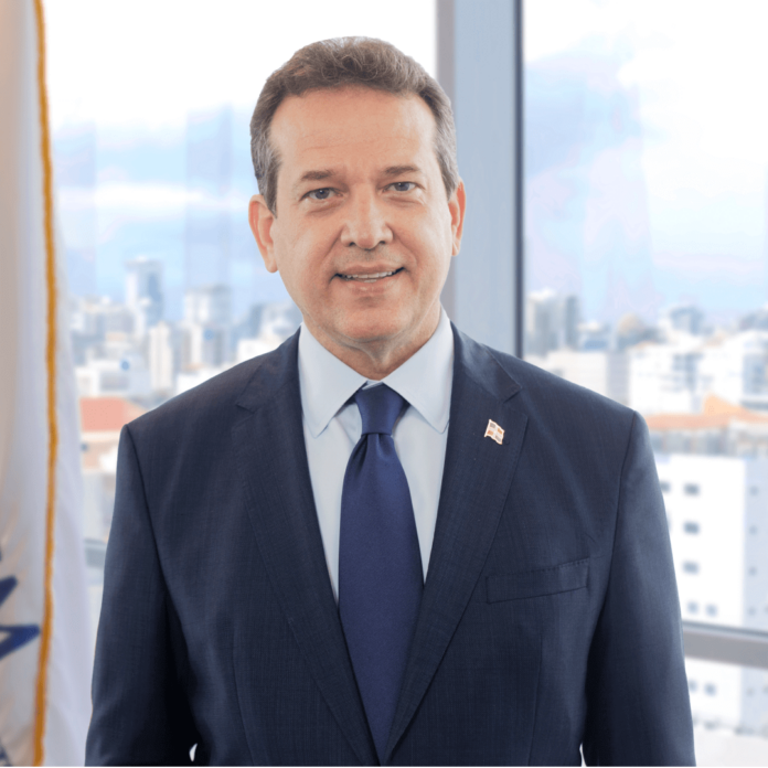 Llegada de Ito Bisonó al Teatro Nacional