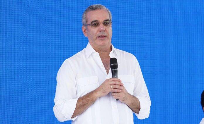 Abinader advierte: “El gobierno no es un botín para repartir entre dirigentes políticos”