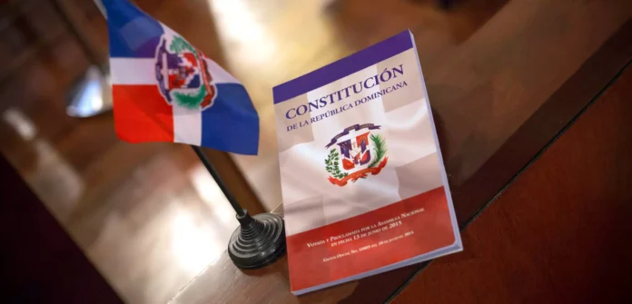 La Constitución presenta numerosos errores gramaticales en varios artículos