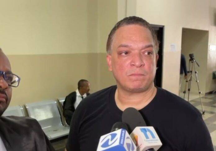 Esposo de mujer que se lanzó desde un cuarto piso con su hija denuncia amenazas y teme por su seguridad