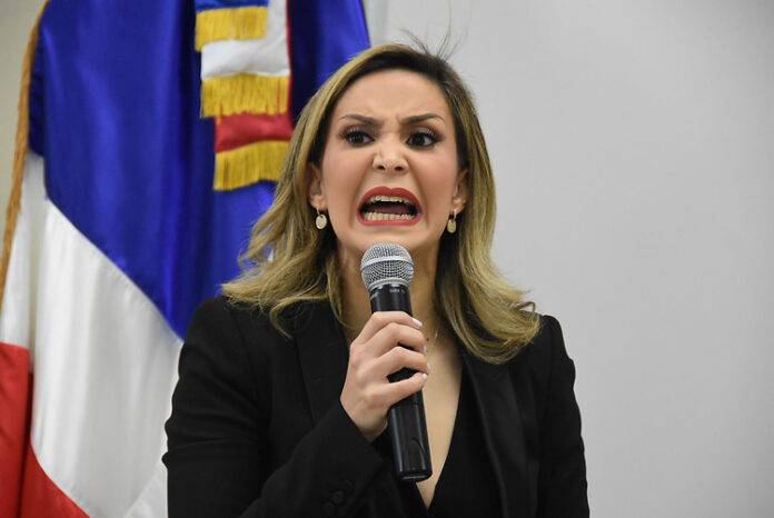 Acusan a Rosalba Ramos de desacato judicial por negarse a devolver vehículo incautado