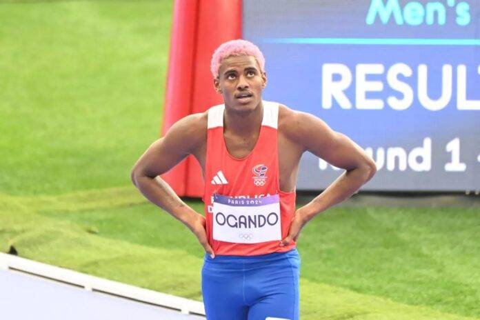 Alexander Ogando avanza a semi final de los 200 metros en los Juegos Olímpicos de París