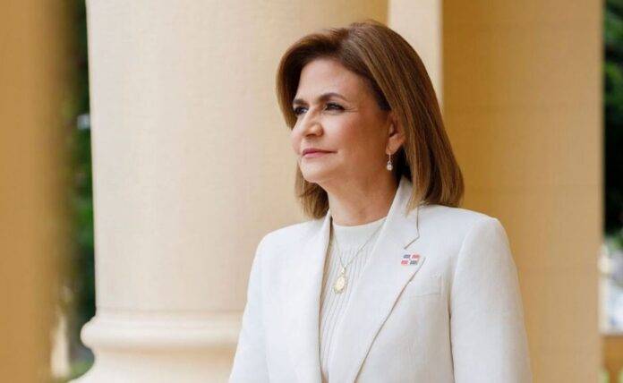 Raquel Peña llama a la población a pagar las facturas eléctricas y admite fallas en inversiones previas