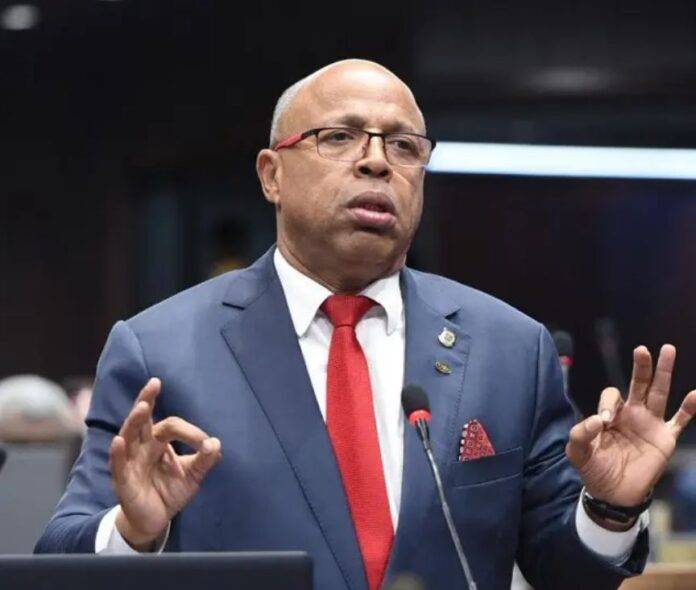 Diputados del PRM siguen divididos sobre reforma constitucional; Pacheco advierte sobre posibles sanciones