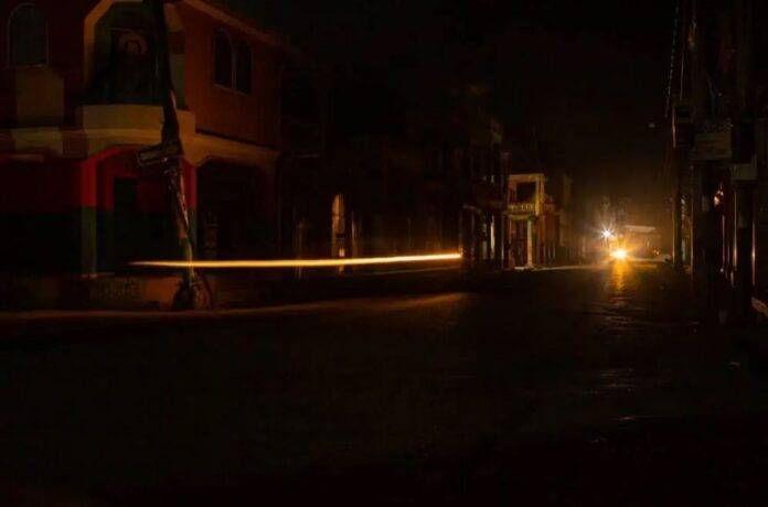 Apagón total en Puerto Príncipe tras sabotaje en la central hidroeléctrica de Peligre, según la EDH