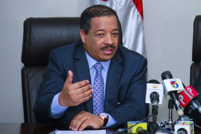 Roberto Rosario: Hospitales No Están Usando el Libro de Extranjería para Registrar a Hijos de Extranjeros