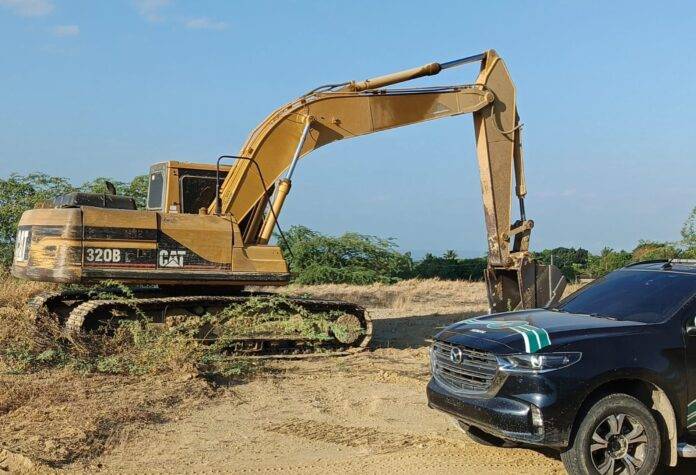 Detienen a tres personas por extracción ilegal de arena en Hatillo Palma