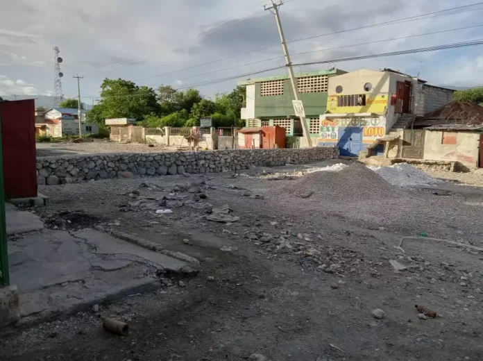 La banda 400 Mawozo comienza la construcción de un doble muro en Haití