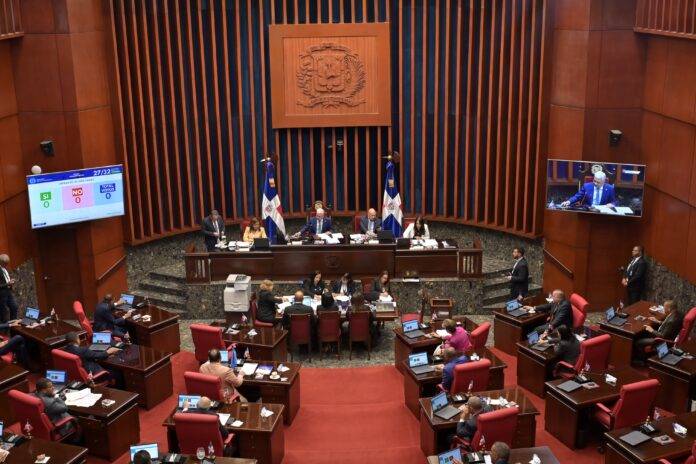 Senado declara de urgencia y aprueba ley que declara la necesidad de una reforma constitucional