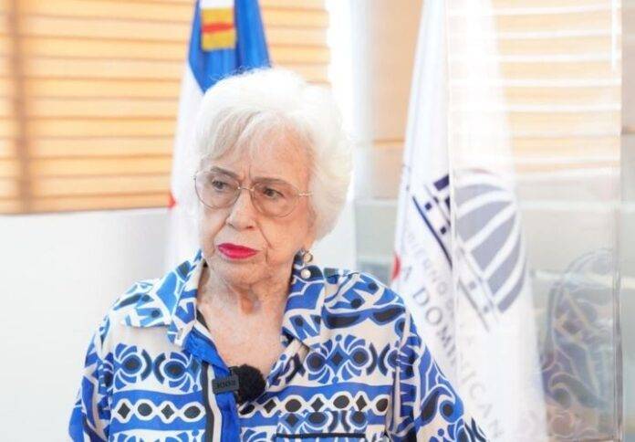 Presidente solicita listado de funcionarios que no han presentado declaración de bienes