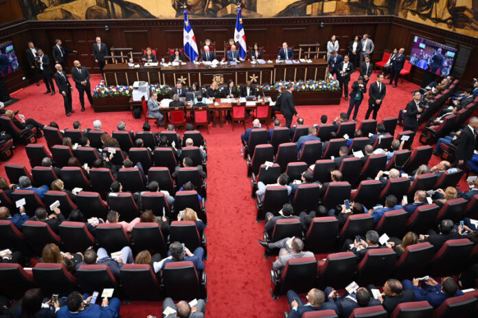 Asambleístas incluyen un párrafo en la Constitución para solucionar la vacante en la Alcaldía de La Vega