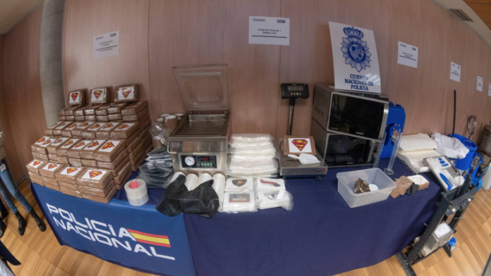 Interceptan en Madrid 200 kilos de cocaína provenientes de vuelos de Colombia y República Dominicana