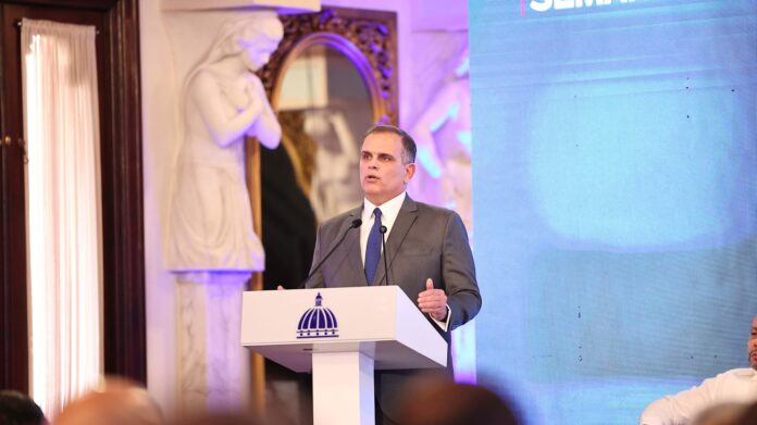 Gobierno planea implementar reforma fiscal a partir de enero de 2025, según el ministro de Hacienda