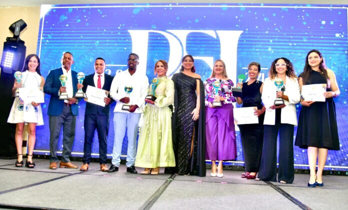 Ivonne Ferreras de Panorama recibe el Gran Premio Epifanio Lantigua 2024