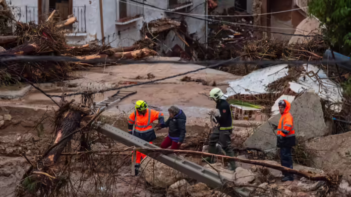 Aumenta a 155 el número de fallecidos por el temporal en Valencia