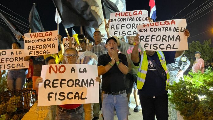 Protestan contra reforma fiscal en Moca
