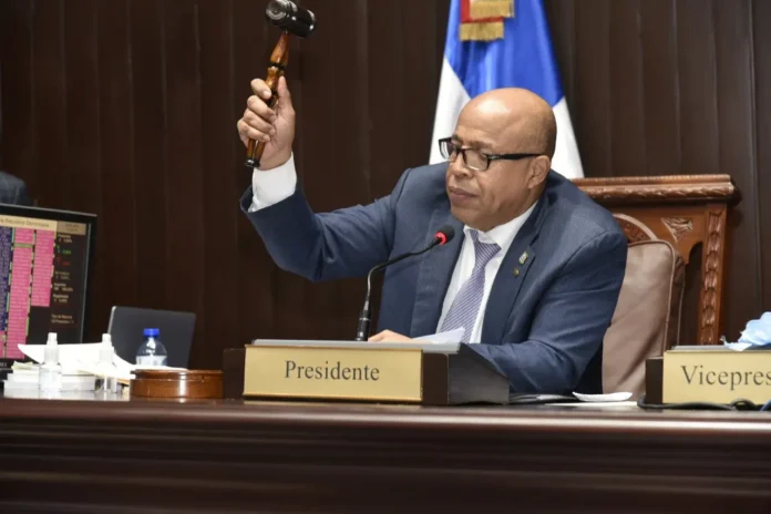 Diputados aprueban en sesión de urgencia el proyecto para reformar la Constitución