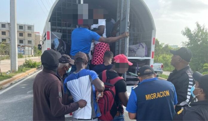 Migración informa que ha «repatriado» a 23,535 haitianos durante los primeros 17 días de octubre