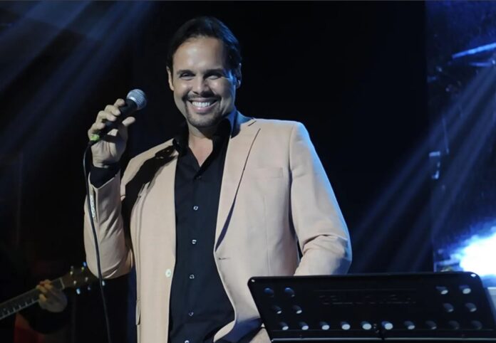 El MAP contrata a Frank Ceara por 900 mil pesos para interpretar un himno en plena discusión de la reforma fiscal