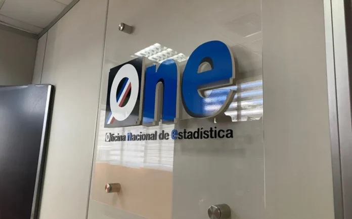 Disgusto en redes por publicación de la ONE anunciando vacante de «Técnico(a) para apoyo a la transversalización de la perspectiva de género»