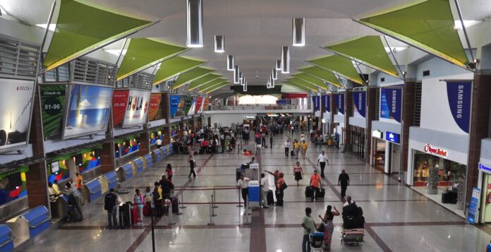 Migración exige cédula a dominicanos que viajan al exterior
