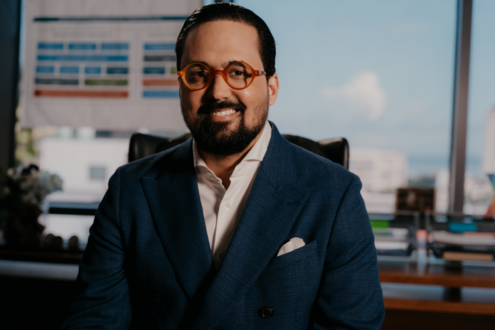 Movimientos populares convocan encendido de velas en Moca para exigir la destitución de Bartolomé Pujals