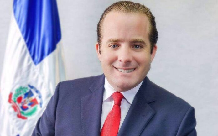 Ministro José Ignacio Paliza insta a funcionarios a ser ejemplo de cumplimiento en el pago de servicios públicos