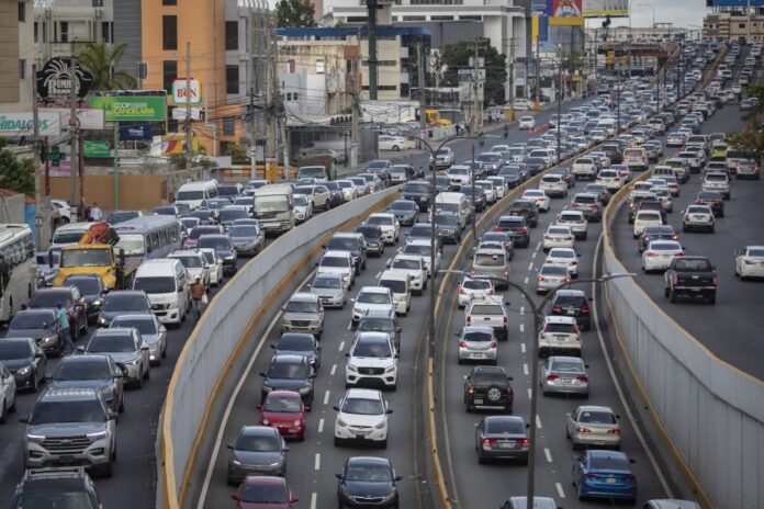 República Dominicana alcanza el tercer lugar en motorización en América Latina con 507 vehículos por cada 1,000 habitantes