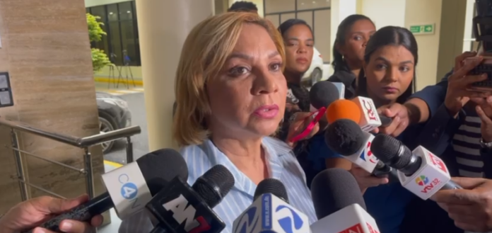 Soraya Suárez sobre exoneraciones: “Los vehículos no duran ni dos años en el Congreso”