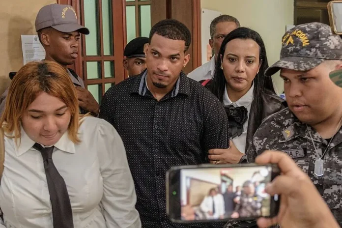 Dictan hoy medida de coerción a Wander Franco por posesión ilegal de arma de fuego