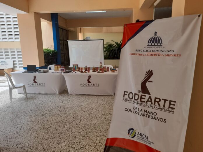 Abinader disuelve Fodearte y transfiere funciones al Ministerio de Industria y Comercio