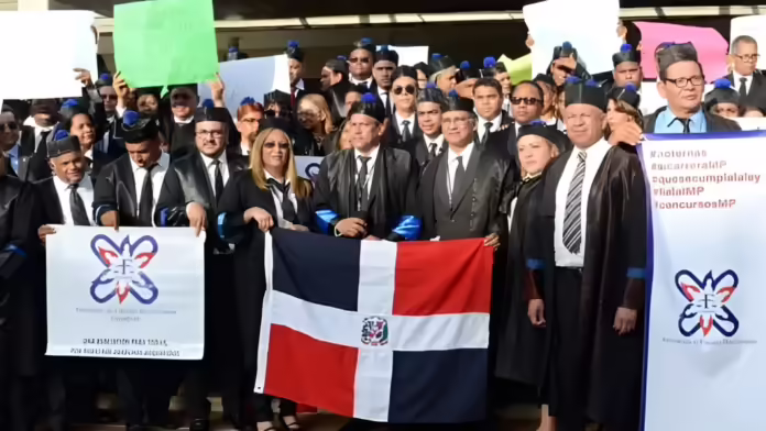 «Sin audiencias hoy»: Fiscales protestan por promesas incumplidas