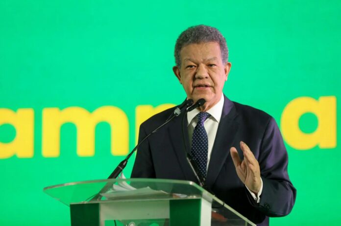 Leonel Fernández: «El Gobierno pretende comprarme con un bono de 1.500 pesos