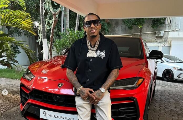 Toxic Crow truena contra las autoridades por tener un negocio con el tráfico y las deportaciones de haitianos ilegales