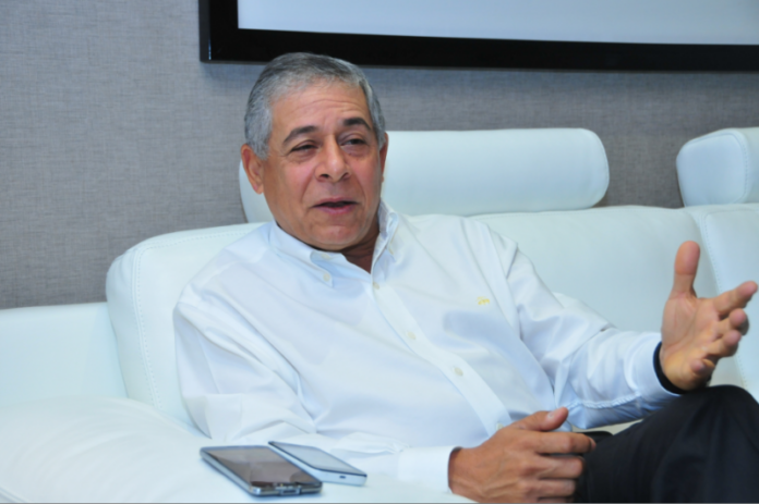 Designan a Roberto Salcedo embajador en Panamá