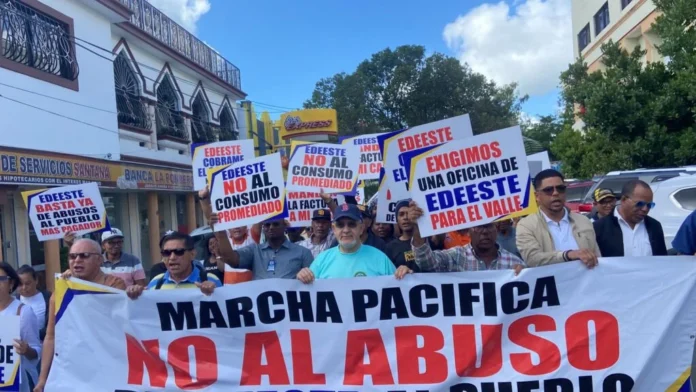 Residentes de Hato Mayor se movilizan contra los “abusos” de Edeeste