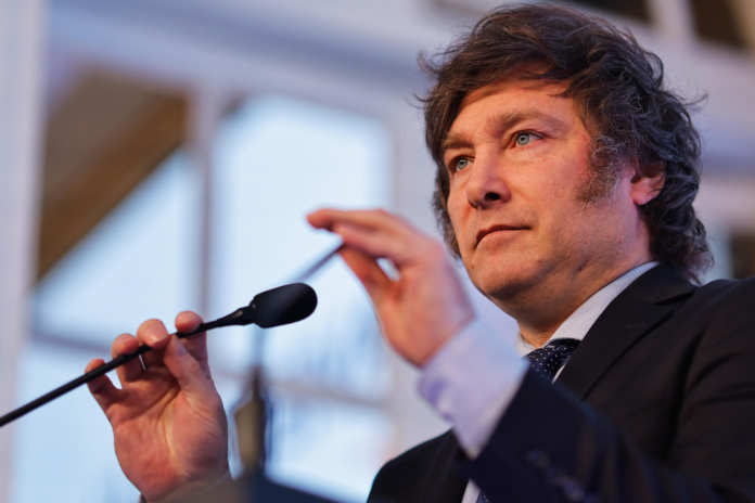 Milei anuncia reducirá un 90 % los impuestos y proceder con el cierre del Banco Central