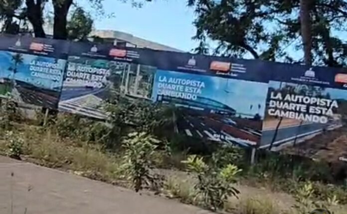 Ciudadano denuncia congestión vehicular en la autopista Duarte, cuestiona promesas de mejora