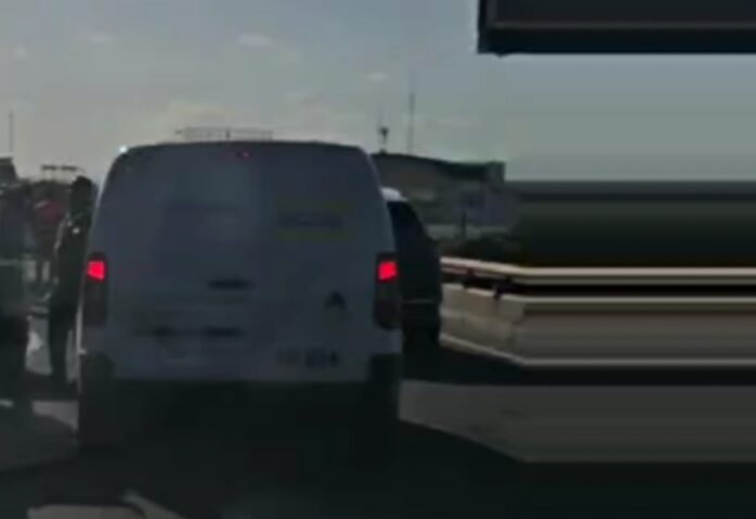 Ciudadano denuncia trabajos de obras públicas en horario pico provocan un caos vehicular