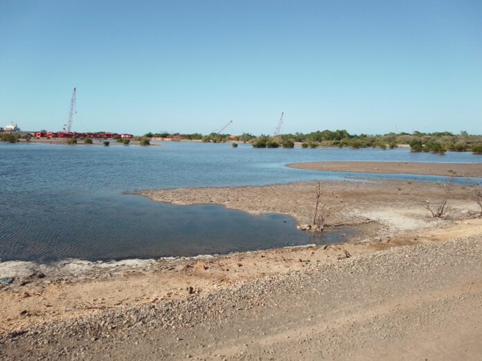 Bahía de Manzanillo: Desesperanza entre promesas de “desarrollo” para pescadores y ecoturismo