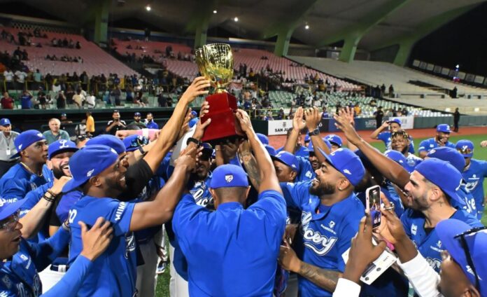 Los Tigres del Licey se coronan campeones de la Serie de Titanes del Caribe al vencer a las Águilas Cibaeñas