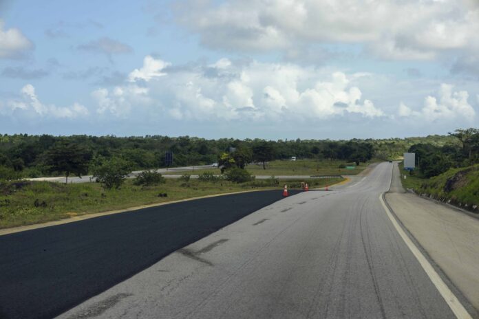 El Gobierno destinará RD$300 millones para repavimentar las autovías del Este y Coral