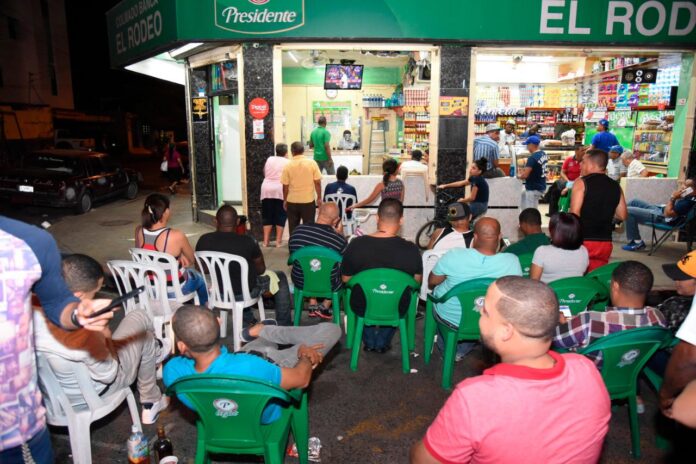 Interior y Policía mantiene restricción para venta de alcohol en colmados