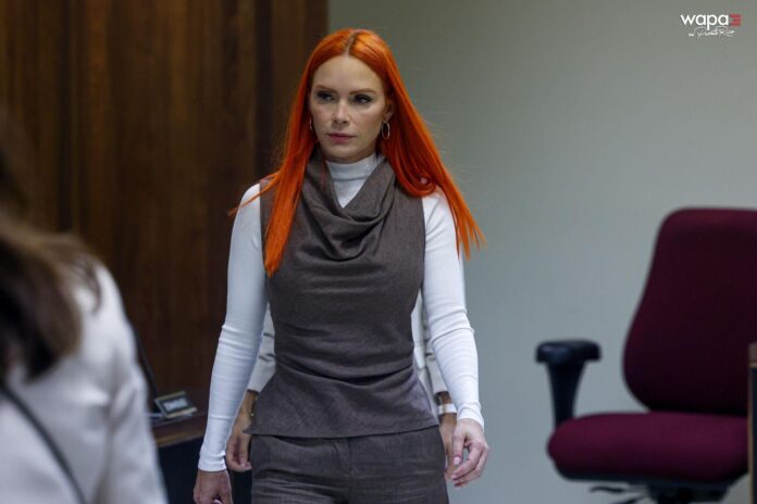 Esposa de Daddy Yankee no será arrestada tras quedar sin efecto la orden en su contra