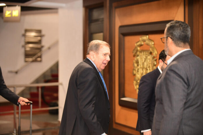 Edmundo González, llega a República Dominicana para buscar apoyo político